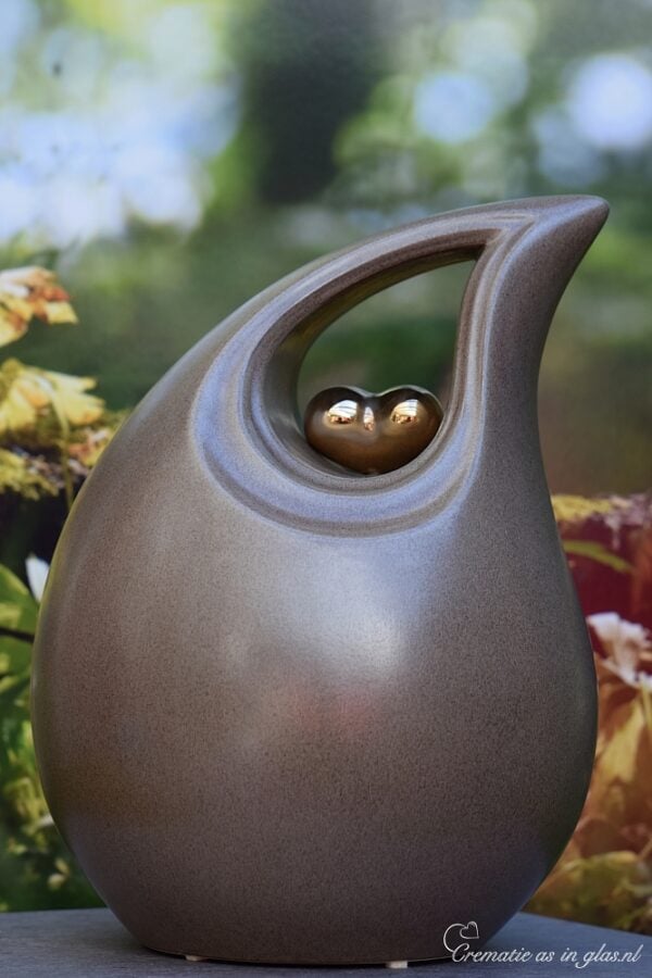 Teardrop shape